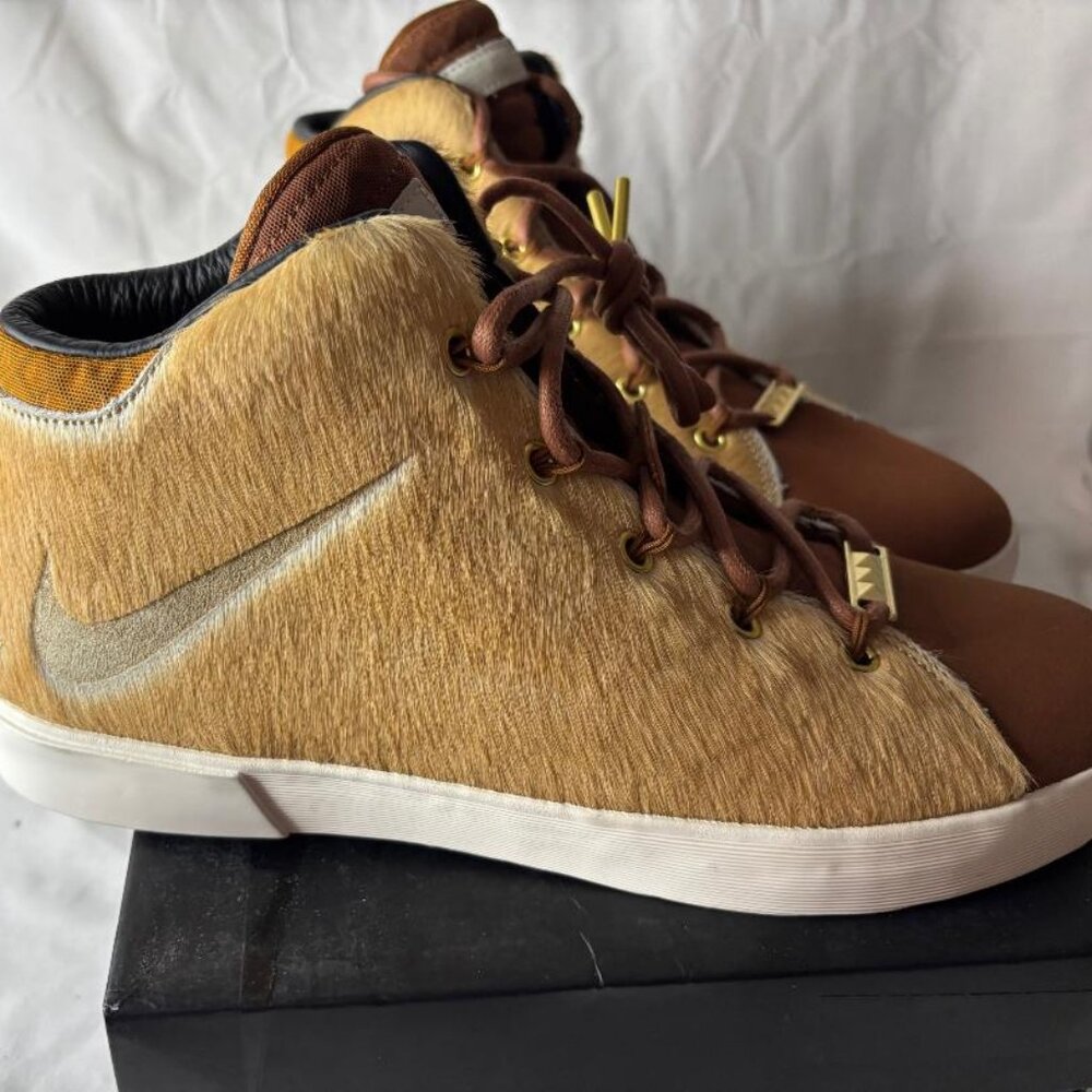 Nike Lebron XII NSW Lion Shoes Size 10.5 QS "Lion's Mane" Made of Pony Hair - Picture 2 of 7